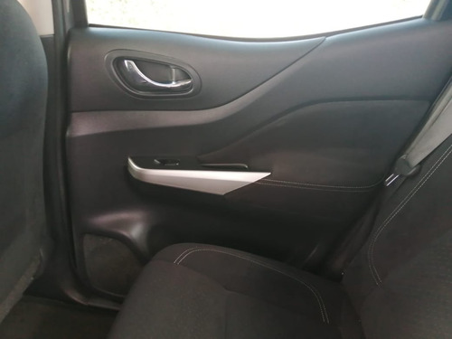 Imagen 13 de 14 de Nissan Np300 Frontier 2.5 Le Aa Mt