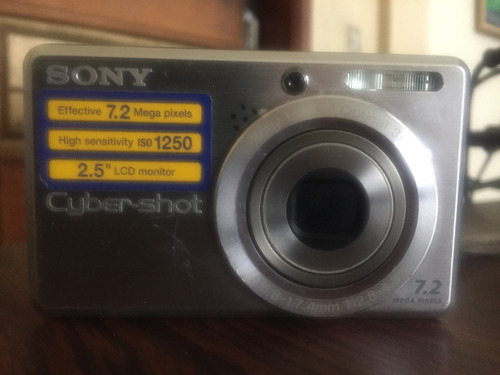 Imagen 1 de 5 de Camas Sony Ciber Shot De 7.2 Megapixels Iso 1250 De 2,5 Lcd