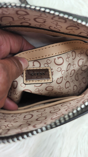 Bolsa Crossbody Guess Cc888314 Color Marrón Oscuro