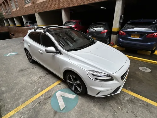 Volvo V40 2.0 T4 Drive-e R-design