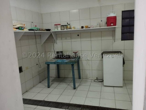 Alquiler De Dos Locales Comerciales A Pie De Calle Catia I