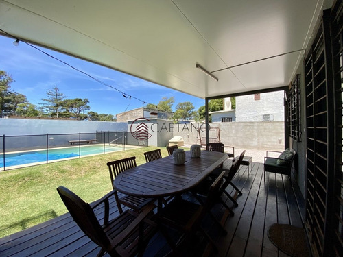 Imagen 13 de 25 de Linda Casa Con Piscina, A Solo 200mtrs. Del Mar! - Manantiales Balneario Buenos Aires