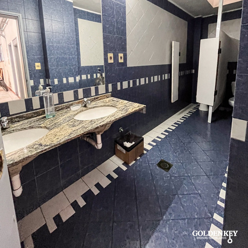 Venta Logística Depósito Y Oficinas Barrio La Blanqueada
