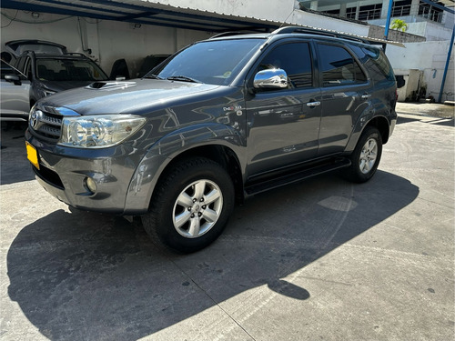 Toyota Fortuner 3.0 Sr5