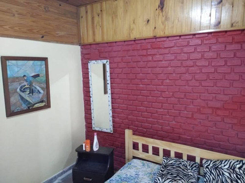 Imagen 9 de 19 de Casa De Dos Dormitorios, Un Baño, Cochera Y Jardin En Barrrio Abadia