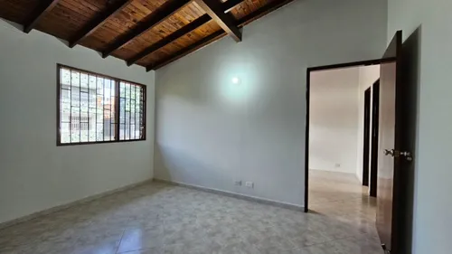 Casa En Venta En Estadio. Cod V12501