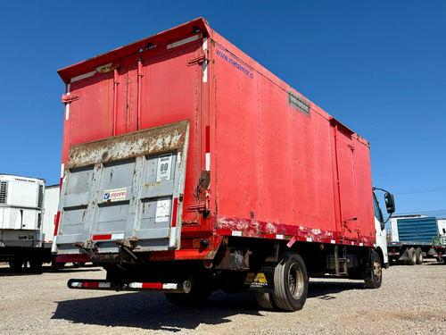 2017 Camión Hino Xzu 8.5 Sl Con Furgon Cerrado Y Plataforma