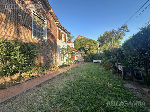 Casa Venta En Vicente López 7 Ambientes Jardín