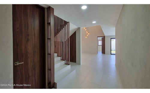 Arcos De San Miguel Casa De 3 Recamaras En Venta Qh242822
