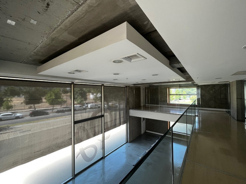 Lindo Local De 462 M2 Con Gran Acceso Desde La Calle