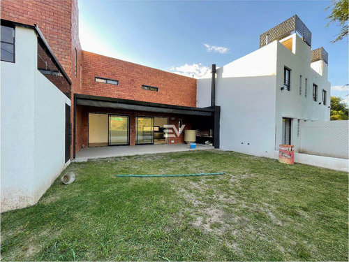 Imagen 9 de 23 de Oportunidad En Venta! La Carolina. Compra Dos Propiedades Por Usd 175.000!!!