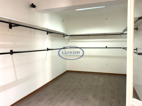 Excelente Ubicación. Ideal Para Oficinas Y Diversos Rubros.