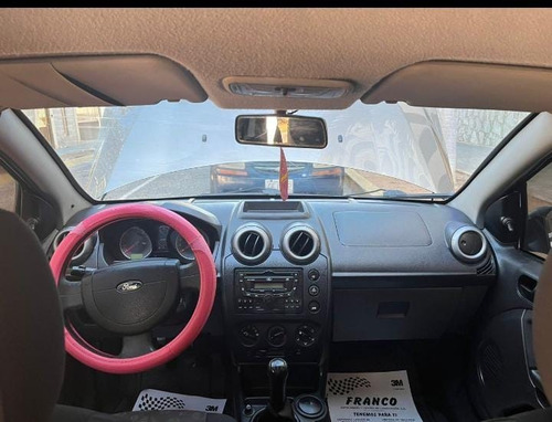 Imagen 7 de 9 de Ford Fiesta Sincronico