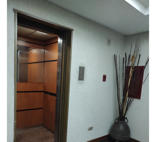 Espectacular Townhouse En Venta , Con Clima Privilegiado De Montaña. Alto Hatillo