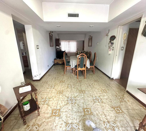 Casa De 3 Ambientes Con Cochera En Venta En Quilmes Centro