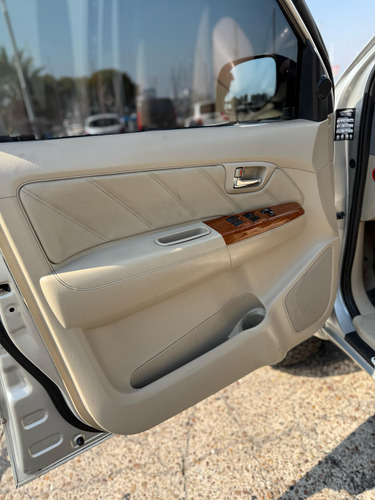 Toyota Hilux SW4 3.0 I Srv C/cuero 4x4 (2009)