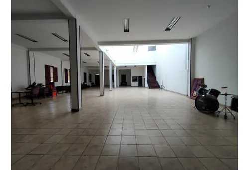Se Alquila Local En El Centro Manizales