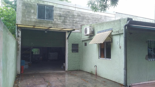 Imagen 3 de 18 de Galpón Importante Sobre Lote 20x60 - Av. 520 E165 Y 166 - La Plata