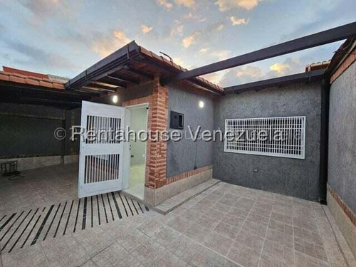 Estupenda Casa En Venta Urb. Villas De Aragua, Calle Este La Morita, Maracay, Con Pozo De Agua, 25-20464 Mv