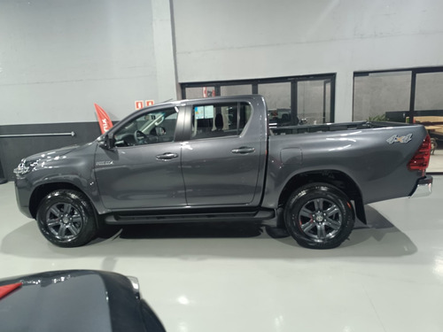 Toyota Hilux 2.8 D-4D TURBO DIESEL CD SR 4X4 AUTOMÁTICO