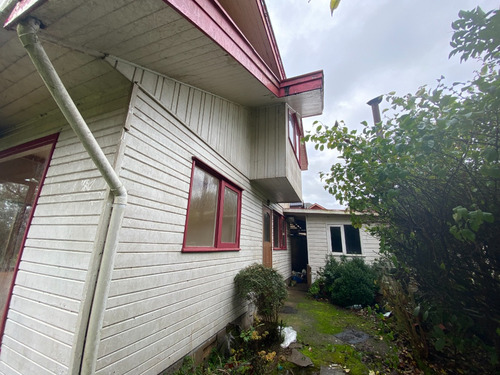 Casa De 78 M2 De2 Pisos, Sector Teja Sur, Isla Teja,valdivia