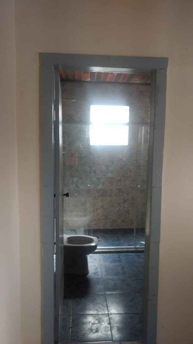 Casa Para Alugar Na Rua Leocádia, Realengo, Rio De Janeiro - Rj - Liv-1687
