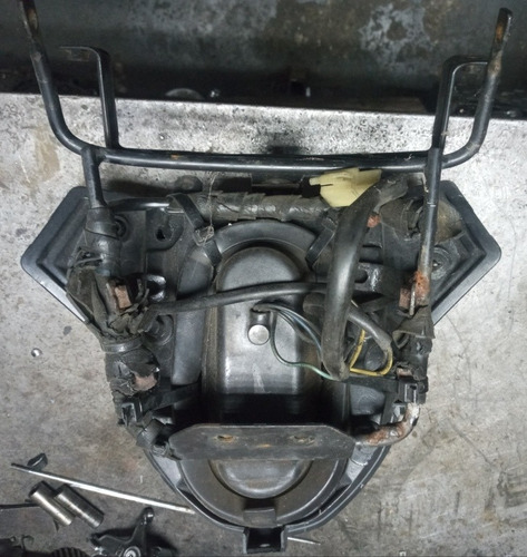 Imagen 2 de 2 de Faro Moto Empire Rkv O Brz 200 C/base Usado Perfecto Estado