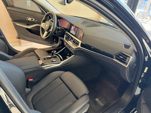 BMW Serie 3 3.0 330i Sedan Sport Line 252cv