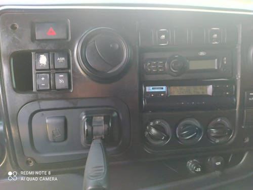 Imagem 15 de 25 de Ford Cargo 1723 - Ano 2013 - Baú Carga Seca Toco