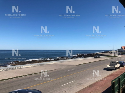 Casa En Venta Frente Al Mar- Ref: 2228