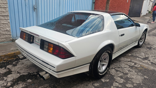 Camaro Iroc Z Modelo 1988, V8.