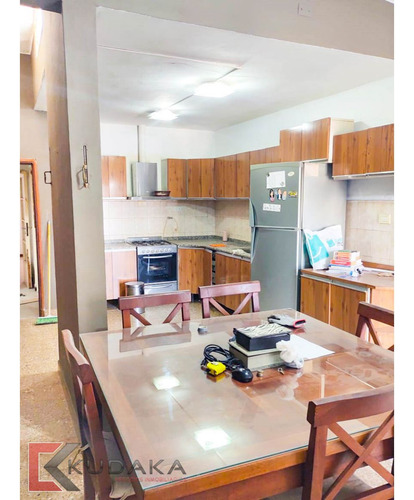 ¡increíble Oportunidad! Propiedad De 3 Dormitorios + Departamento Independiente En Parque Capital. Apto Credito
