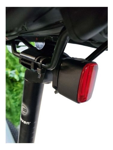 Sinalizador Traseiro Bike Pisca Light Eleven 50 lúmenes USB Cor Negro
