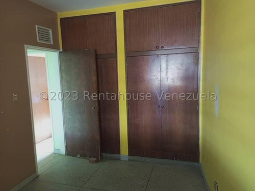 Imagen 15 de 24 de Edificio Ubicado En La Avenida Brager, Cuatro Apartamento, Dos De Ellos De 108 Mtrs2 Y Dos De 84 Mtrs2, Piso 1 Y 2. En La Planta Baja Dispone De Cuatro Santa Maria Para Locales Comerciales