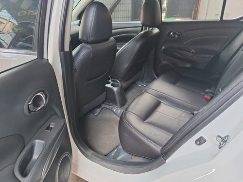 Nissan Versa 1.6 16v Sv 4p