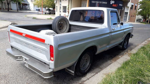 Ford F 100 Deluxe