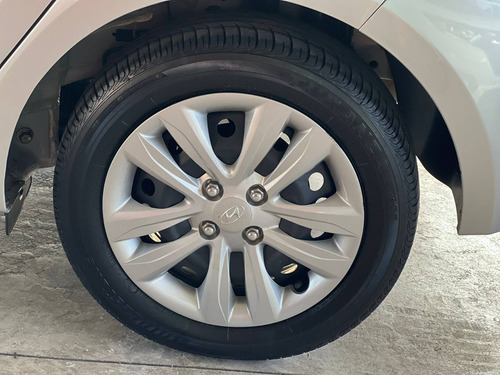 Imagem 2 de 10 de Hyundai Hb20 1.0 Comfort Plus 12v Flex 4p Manual