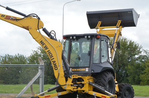 Retroexcavadora B90 Italiana Okm New Holland