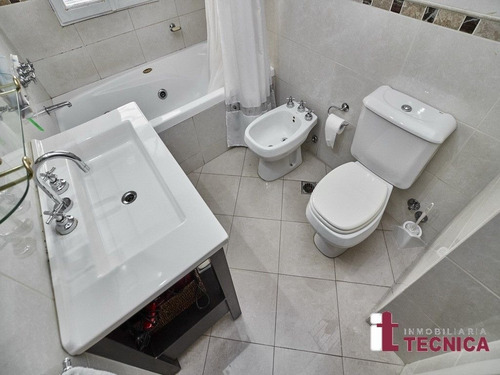 Imagen 8 de 17 de Casa En Venta En Ramos Mejía Centro
