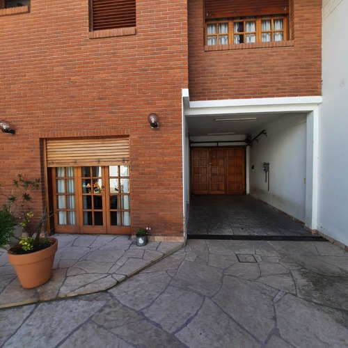 Imagen 27 de 30 de Chalet 4 Ambientes En Dos Plantas Pleno Barrio Pompeya, Para Entrar A Vivir