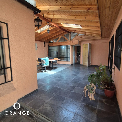 Amplia Casona De 270 M² Para Oficinas En Centro De Santiago