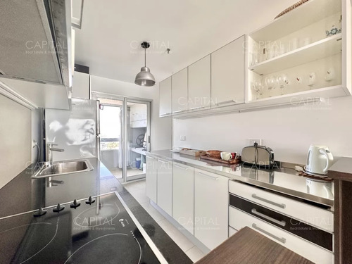 Apartamento De Dos Dormitorios Con Parillero En Alquiler Anual, Playa Mansa.