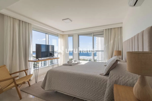 Alquiler Apartamento Tres Dormitorios Punta Del Este Edificio Look Brava