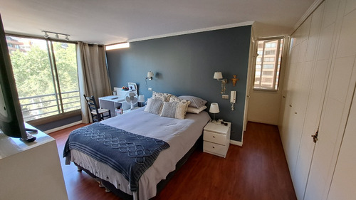 Amoblado, Full Equipado, Cercano Metro Manquehue, Impecable.