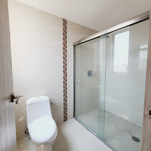 Casa En Venta En Veracruz Con Alberca, Fracc. Las Palmas De Medellín, Ver.