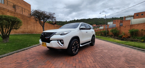 Toyota Fortuner 2.8 Srv 4x4 Full