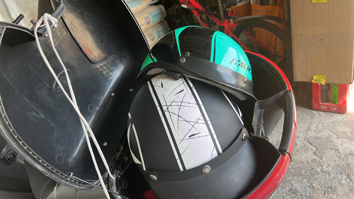 Trae Caja Trasera Caben Dos Cascos