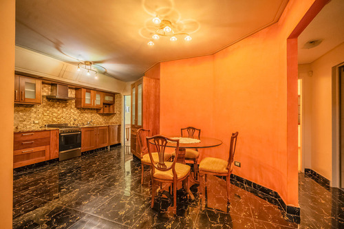 Venta Casa 4 Ambientes Con Patio Y Cochera En Ramos Mejía