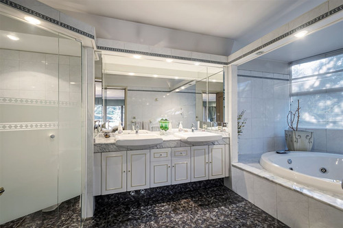 Departamento En Venta De 4 Dorm. En Las Condes
