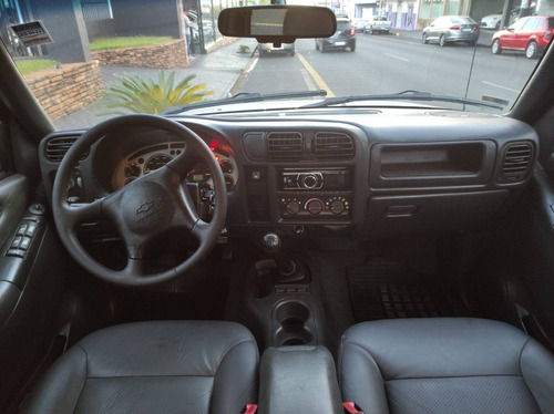 Imagem 6 de 8 de Chevrolet S10 2.4 Advantage 4x2 Cd 8v Flex 4p Manual